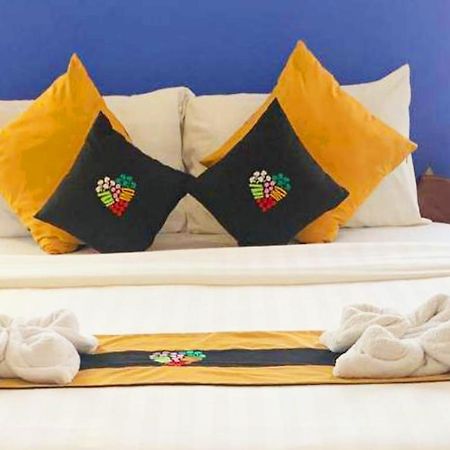 Antonios Villa Hotel Siem Reap Exteriör bild