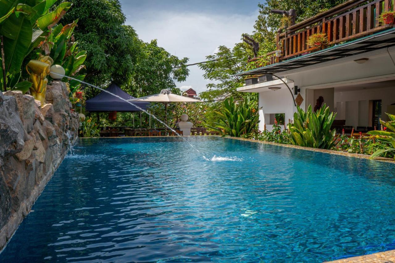 Antonios Villa Hotel Siem Reap Exteriör bild