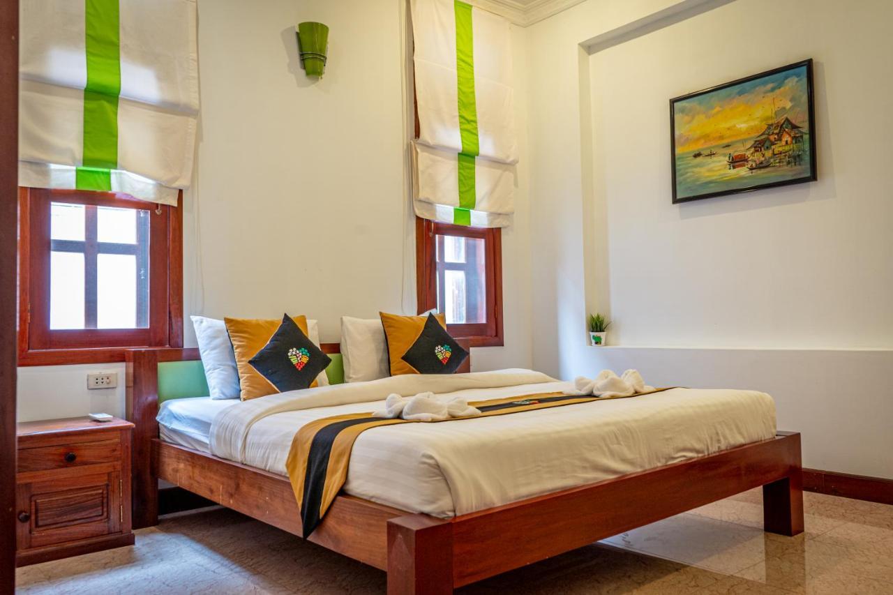 Antonios Villa Hotel Siem Reap Exteriör bild