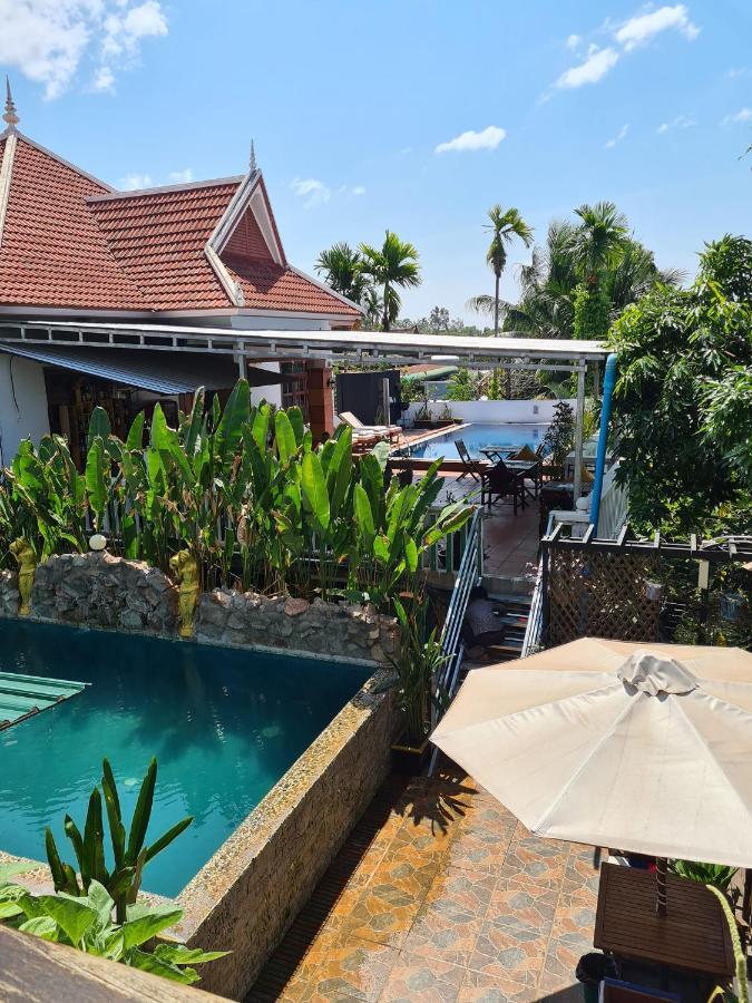 Antonios Villa Hotel Siem Reap Exteriör bild