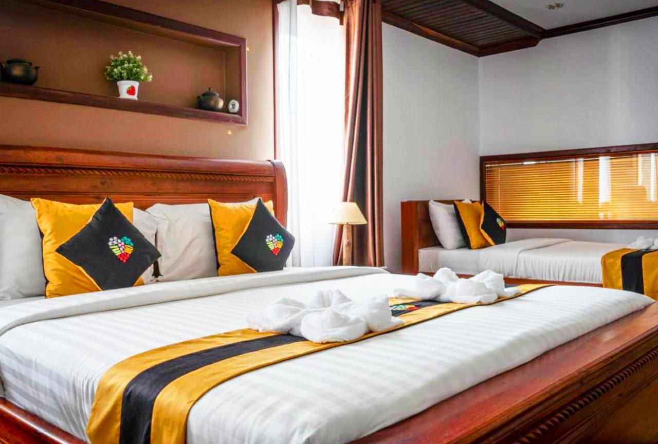Antonios Villa Hotel Siem Reap Exteriör bild